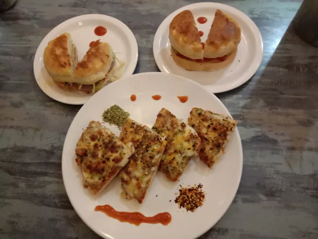 Arora restaurant & food zone