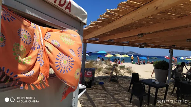 Sirena beach bar and restaurant