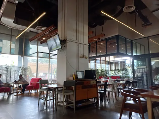 Hoombang Cafe & Lounge