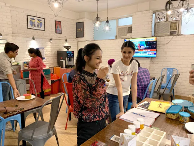 OMJOOS | A Leading Natural & Fresh Cold-pressed Juice Brand