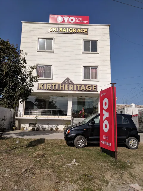 Hotel Kirti Heritage
