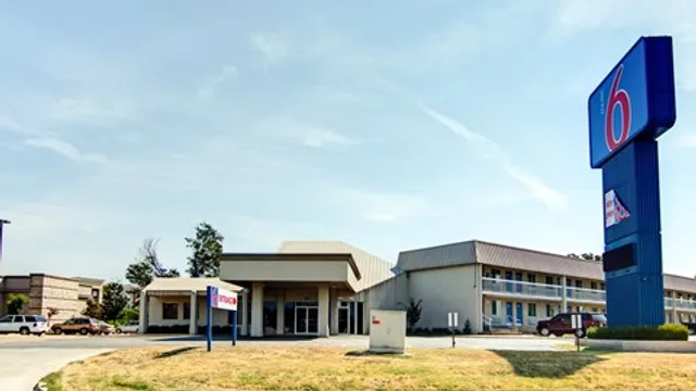 Motel 6 Mount Pleasant, TX