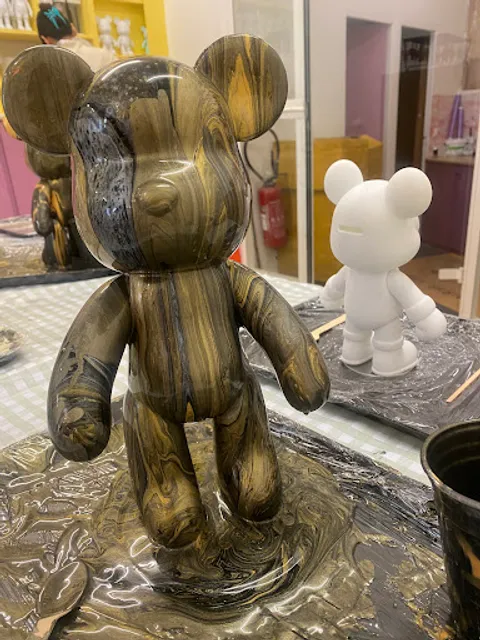 Olison Tufting（Déménagement à SNOWVAN：15 rue saint jacques 75005 paris）