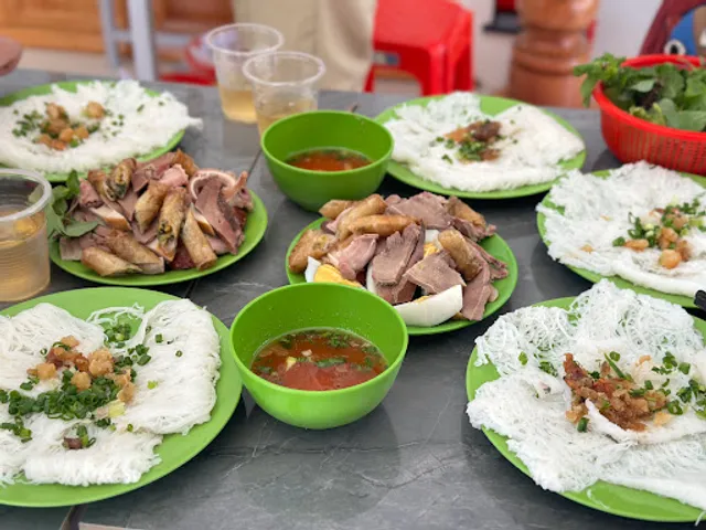 Bánh hỏi lòng heo Phú Long