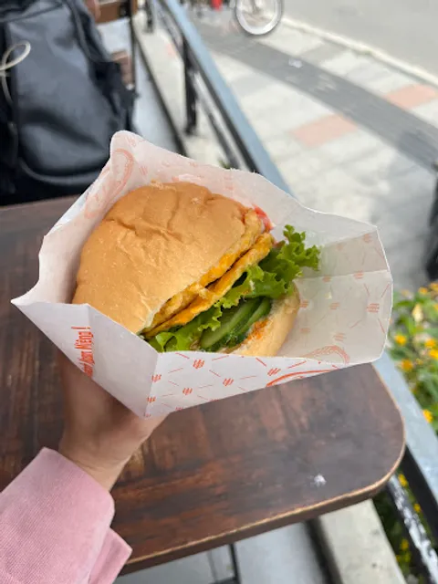 Tiệm Bánh Mì 24h