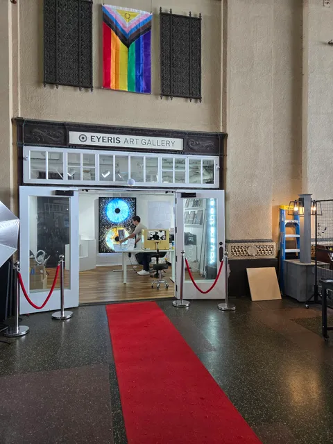 Eyeris Art Gallery - Iris Photography