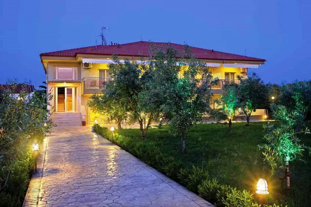 GAIA HOTEL - Studios and Apartments