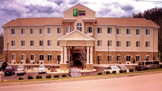 Holiday Inn Express & Suites Belle Vernon by IHG