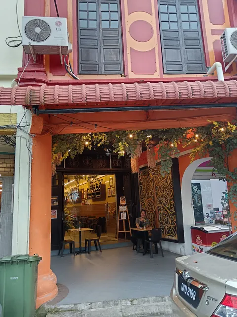 Roselyn's Gallery Cafe by Restoran Bahek