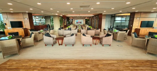 HY EBENE - Epicurean Cuisine & Sky Pub