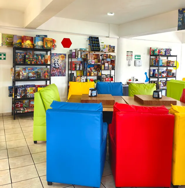 Mandrake. Fuente de sodas y juegos de mesa