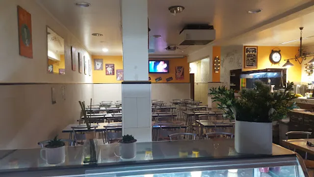 Pizzaria central tires