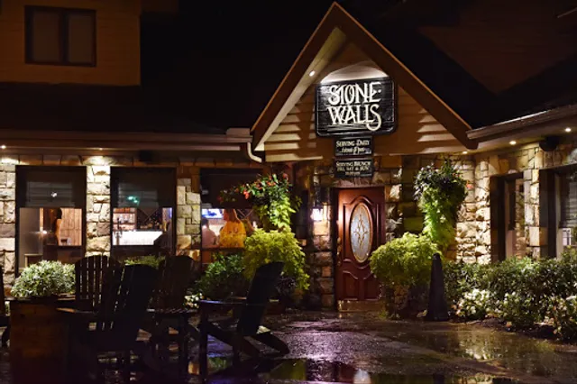 Stonewalls Restaurant