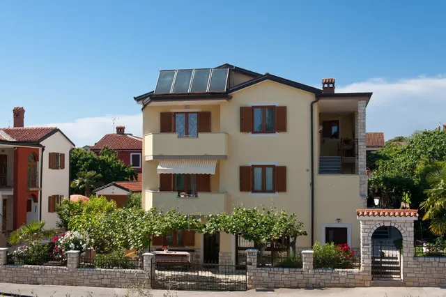 Apartments Anamarija, privat accommodation, Novigrad, Istria, ...