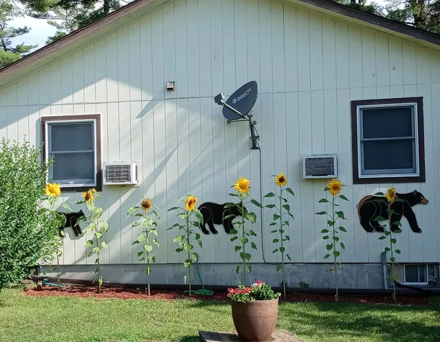 Lee's Motel & Cottages