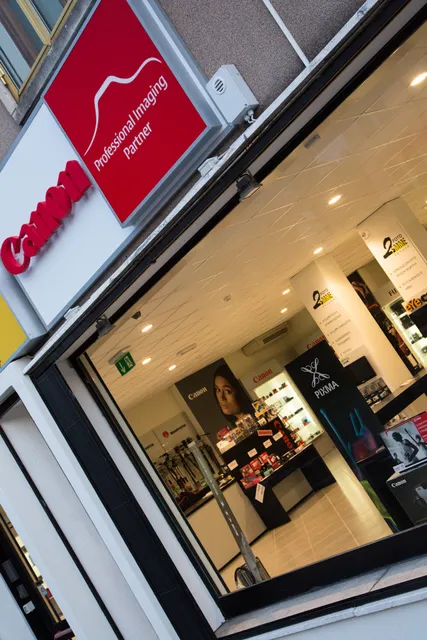 2 EMME PHOTOS CONTACTS