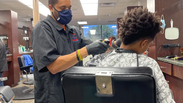 Deluxe Barber College
