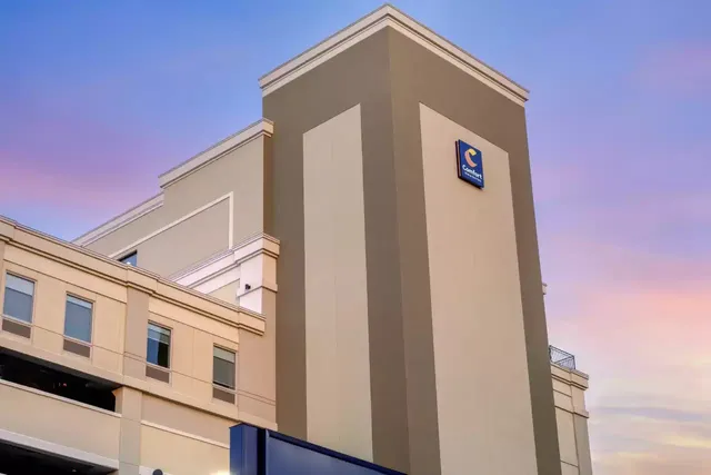 Comfort Inn & Suites Newark Liberty International Airport