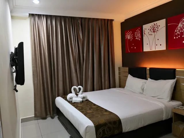 GM Holiday Hotel (former GM holiday inn)