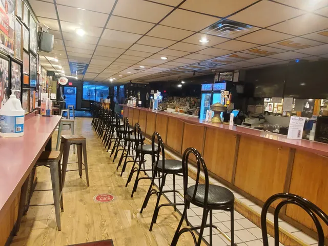 Chadwicks Sports Bar & Grill