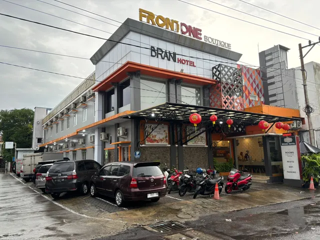 Front One Boutique Brani Hotel