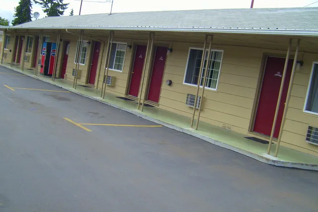 Cascades City Center Motel