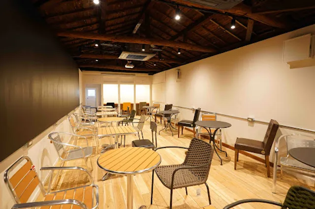 Power Plug Cafe Hommachi