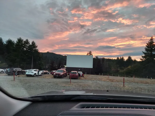 Skyline Drive In Theater