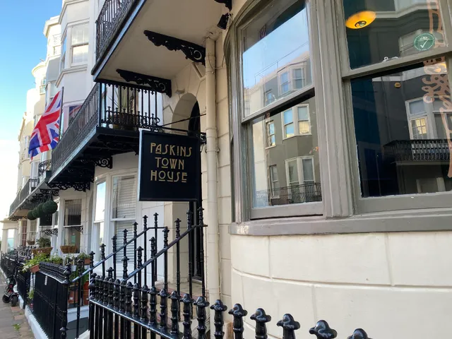 Paskins Town House