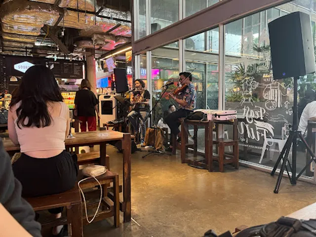 Bun Meat & Cheese Burger - Thonglor