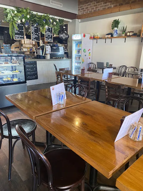 The Emporium Gourmet Café Deli Berry