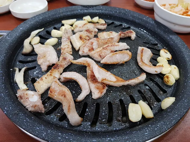 엄청한우생삼겹살