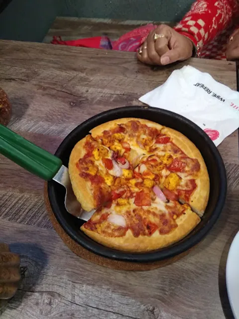 Pizza Hut | IRIS Broadway Sector 85, Gurgaon