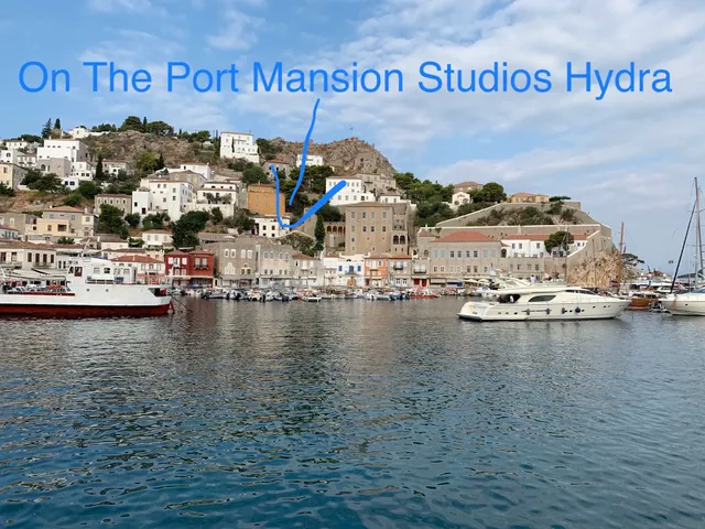 Port mansion Hydra