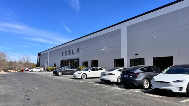 Tesla Raleigh Sumner Blvd