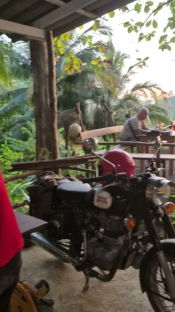 Sunset bar & restaurant