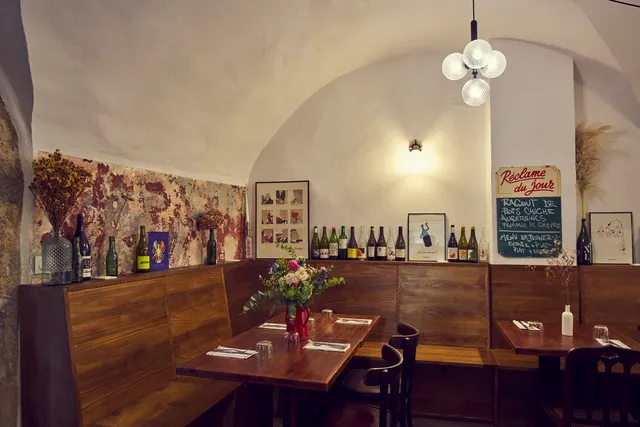 Léone Bistro - Restaurant & Vins