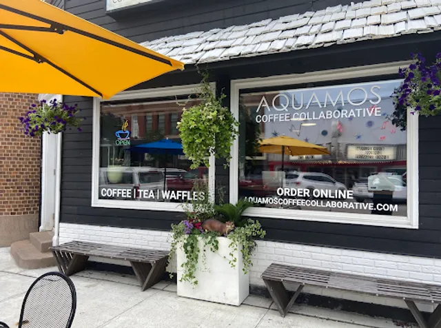 Aquamos Coffee & Ice Cream