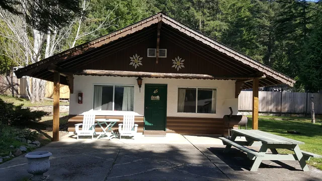 Canyon Alpine Motel