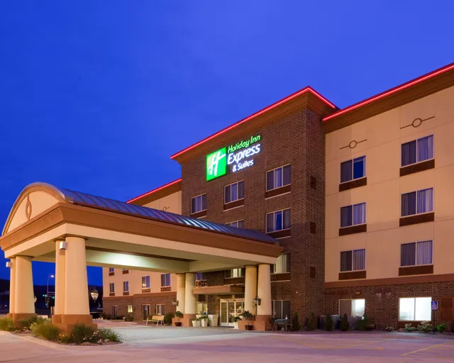 Holiday Inn Express & Suites Winona by IHG