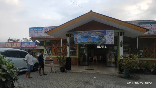 Sindoro Sumbing Resto