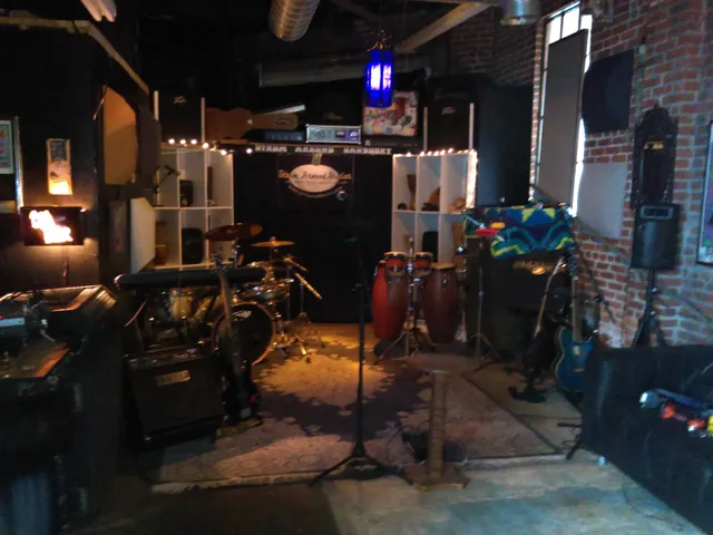 Strum Around Art House