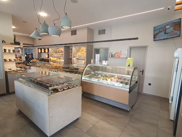 Ntanos bakery and pastries