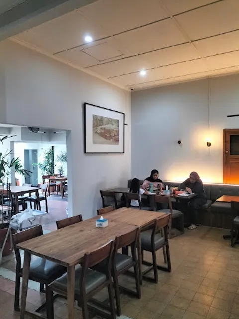 Bebeke Om Aris Bandung