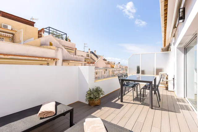 Sitges Group Apartments Calm Beach