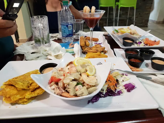 Gonso Alcapurrias y Pastelillos de Chapin