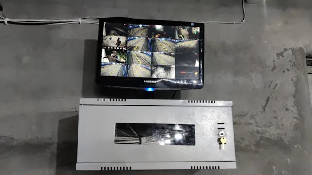 Mahakal Kulhad Chai And Maggie