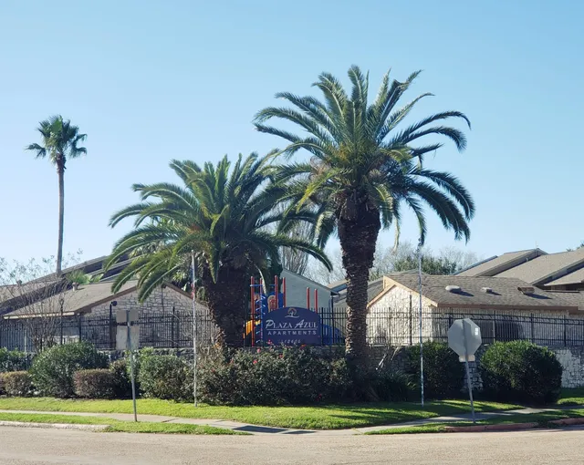 Plaza Azul Apartments