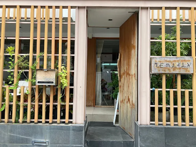 Tealily Café Ekkamai