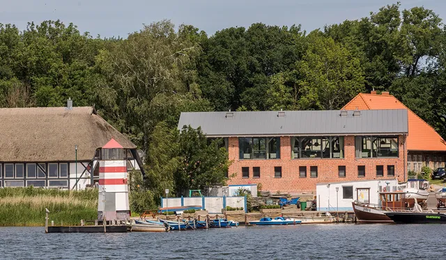 Alte Scheune am Focker Strom by c a l l s e n